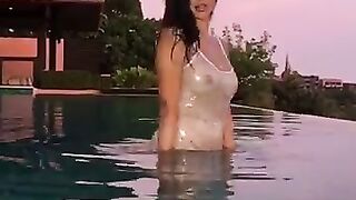 Ana's Snapchat (Video 271)