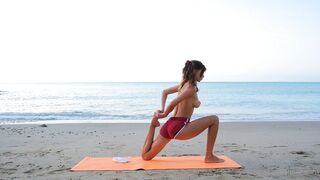 anna.ralphs - naked beach yoga