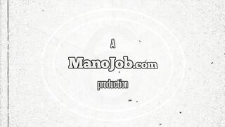 Riley Reid - Riley's Hand Bang!