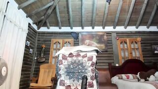 little_izzi milf plays