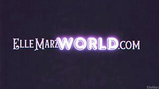 ElleMarz double dildo penetration