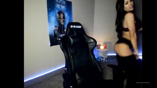 RaeRaeLoveee Onlyfans (Video 16)