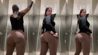 doseofrose public toilet ass ppv onlyfans