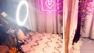 BELLE DELPHINE ONLYFANS PINK HAIR BUNNY (Video 2)