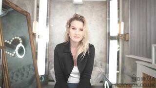 Roxy Cox and Naive Model Blackmail Fantasy