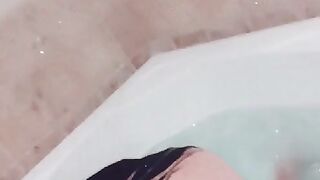 andreinadeluxe OF (Video 4)