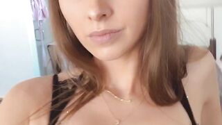 Molly x @moremolly onlyfans leak (Video 9)