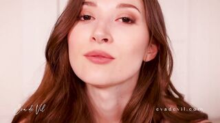 Eva de Vil -- Close Up Snap and Pay