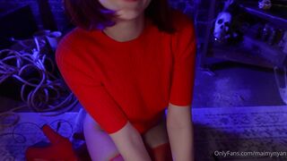 Maimy ASMR Velma enjoy herself w nip slips