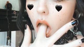 LolaxMina Moaning Masturbation