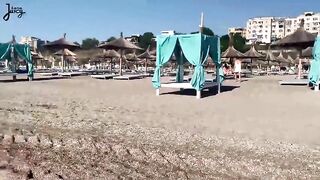 Lara Juicy double squirt on the beach