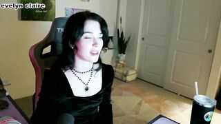 evelynclaire at Chaturbate October-31-2024_04-43-34