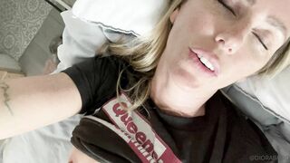 Diora Baird slip aside horny finger fucking