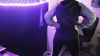 Skarlet Luvya -- strips to do joi