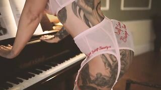 Donna Wildcard (Video 2)