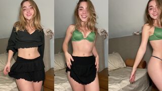 angelwoof naked and show pussy