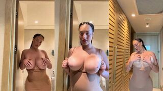Alanna pow loose bouncy tits onlyfans