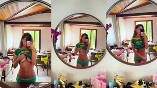 Anna Malygon New Mirror Striptease